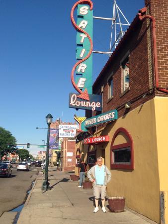 Satire Restaurant & Lounge